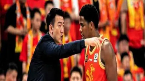 八强争霸：雷佩凡激战世界第一，霍金斯正面对决