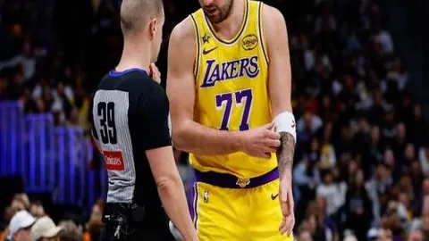 足球回忆录：少年狂奔，一脚传球，连接过去与未来